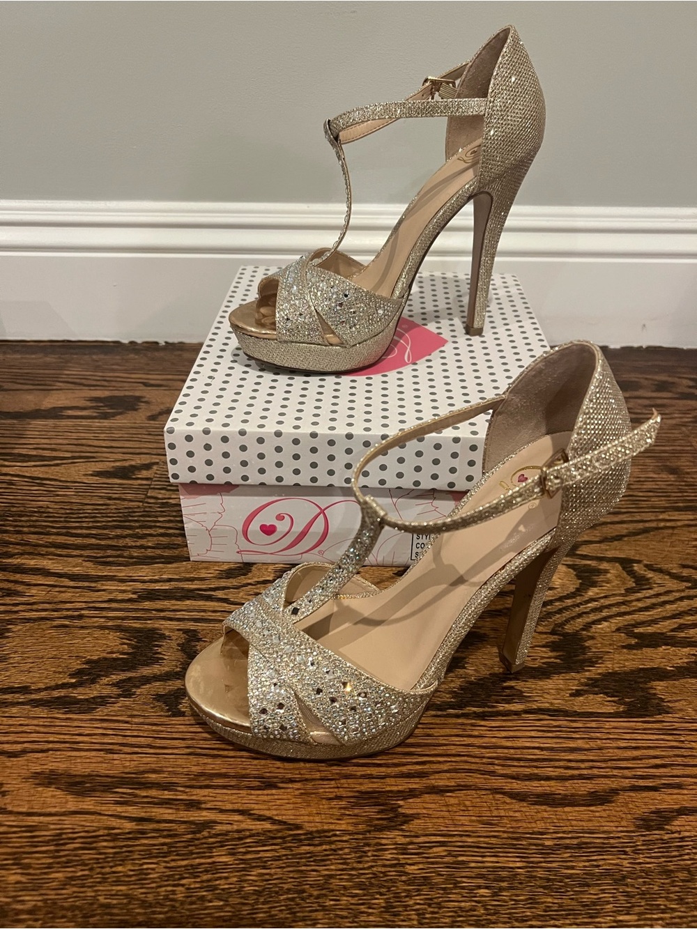 Glitter T-Strap High Heel Sandals in Gold